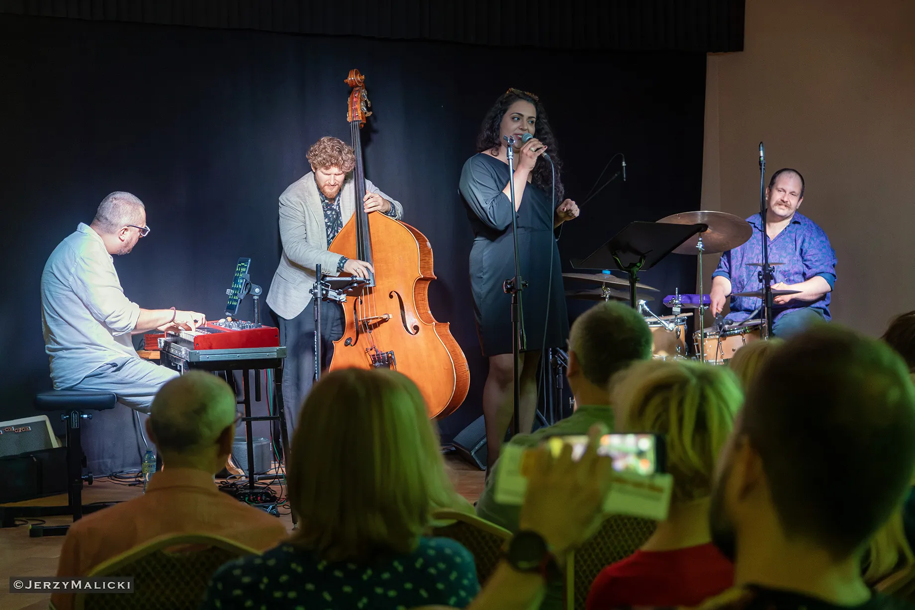 Zabytki i jazz. Pałac w Starym Kisielinie. Tribute to Ella Fitzgerald - Zuza Babiak Quartet 17:27