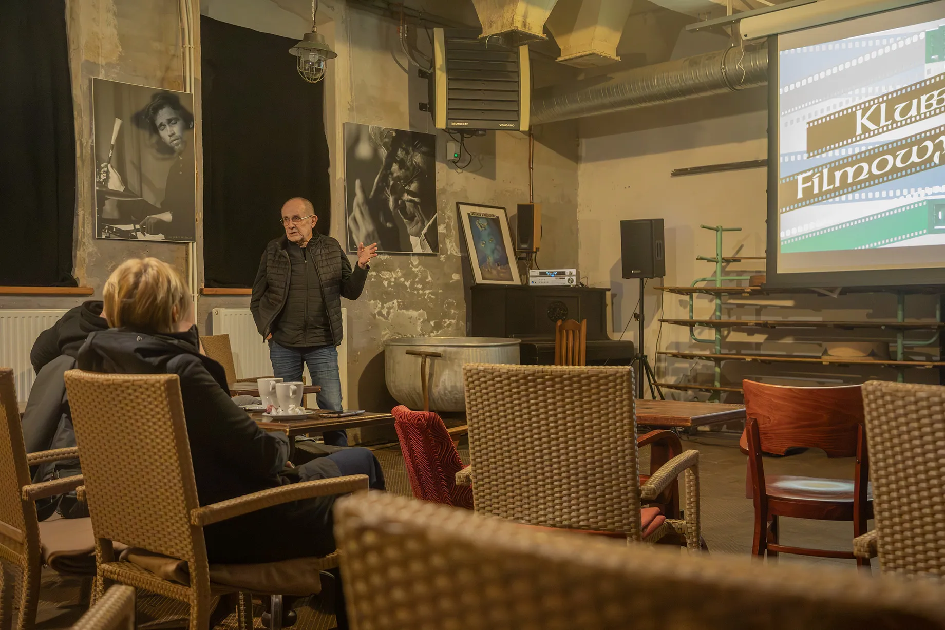 Klub filmowy Cichej Kobiety – pokazy klasyków czeskiego kina „Miłość blondynki” 20:30